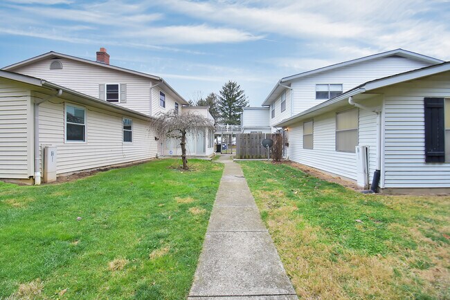 Building Photo - 2500 Burgandy Ln