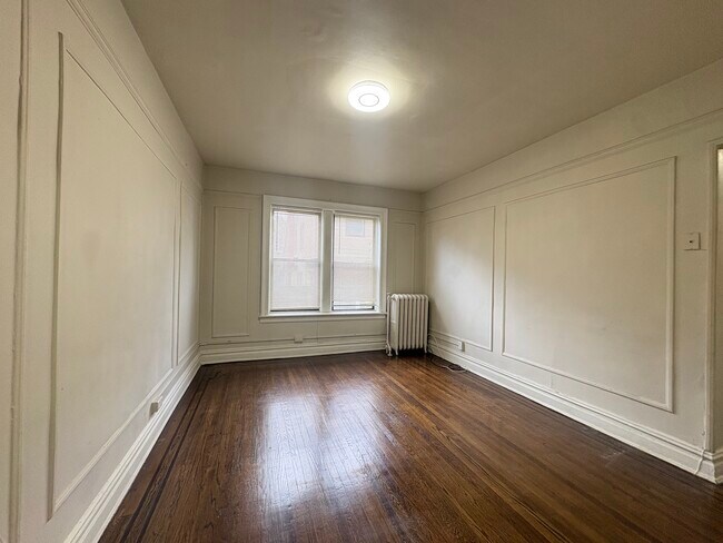 18 Kensington Ave 1B - 24 Kensington Ave