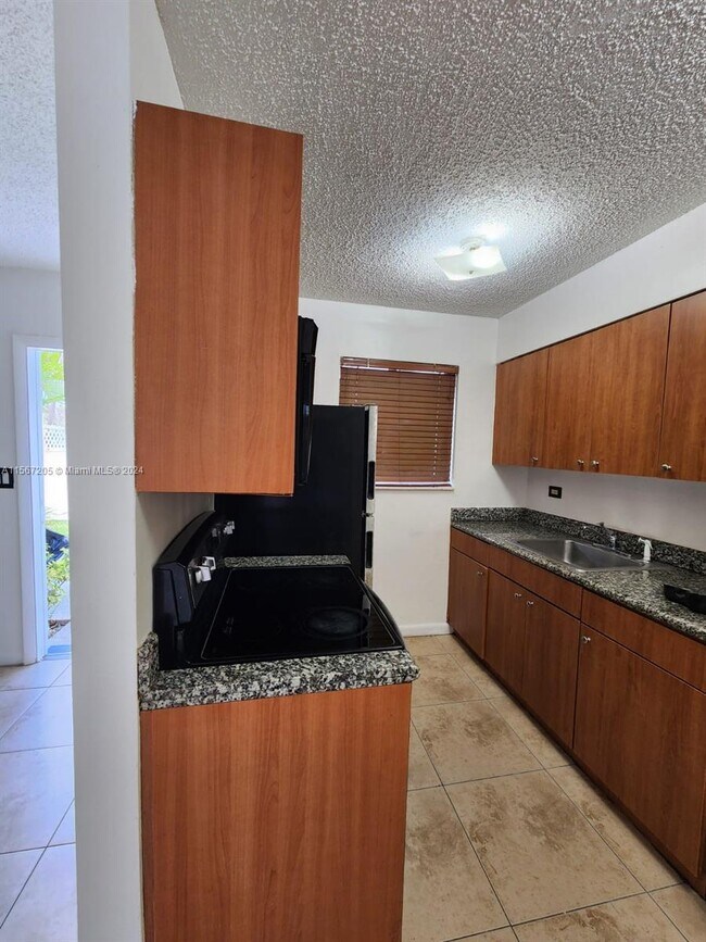 Foto del edificio - 932 Moffett St