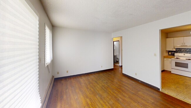 Building Photo - 5117-5144 44 St