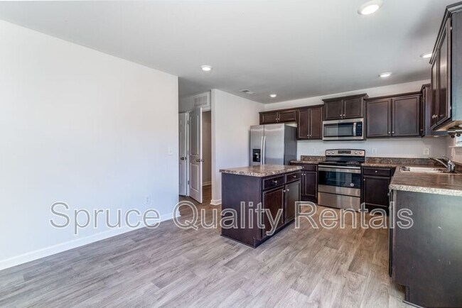 Building Photo - 106 Saddlehorse Ln