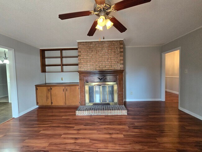 Building Photo - 622 Garfield Dr