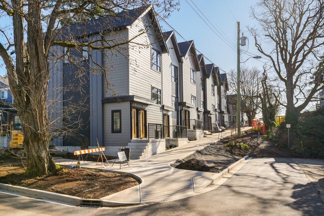 Building Photo - The Lorraine