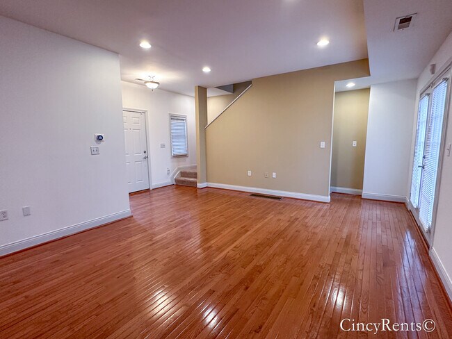 Foto del edificio - 1716 Grandmere Ln