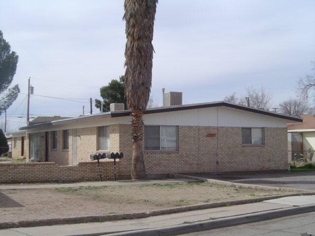 Building Photo - 1017-1019 Pueblo St