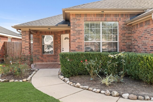 Building Photo - 25023 Mills Pass Ct