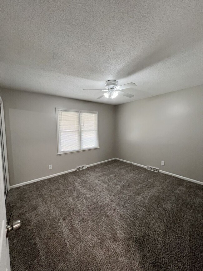 Foto del edificio - SEE IT NOW: Beautiful 2-Bedroom Home in Lo...