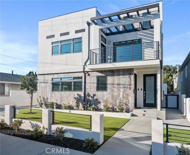 Building Photo - 2321 Vanderbilt Ln
