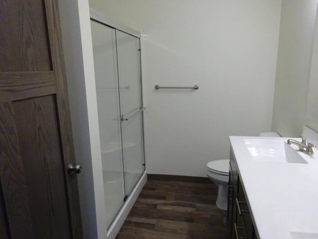 Building Photo - 706 McHugh Rd #19