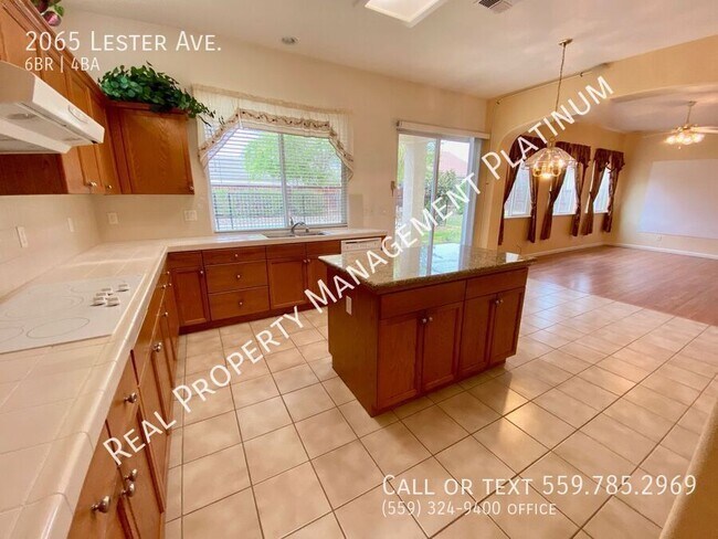 Foto del edificio - 2065 Lester Ave