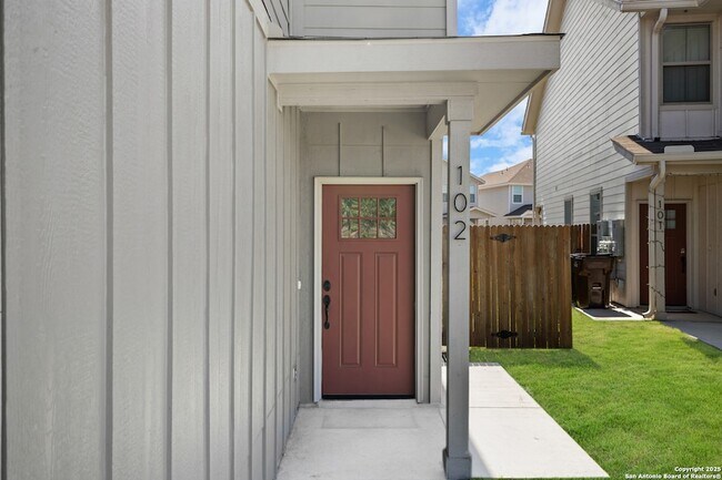 Foto del edificio - 7509 Astro Fld