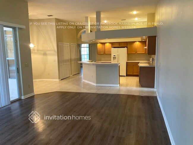 Foto del edificio - 14420 Stamford Cir
