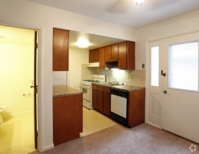 Apartments For Rent Near The University Of Toledo Health Science Campus Toledo Oh Student Housing Apartments Com