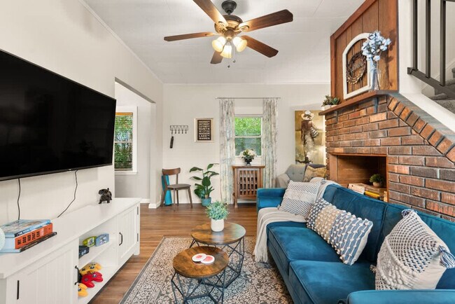 Building Photo - 3175 Rocky River Dr