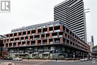 Building Photo - 20 Bruyeres Mews
