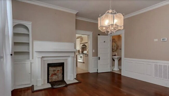 Foto del edificio - 807-809 W Franklin St