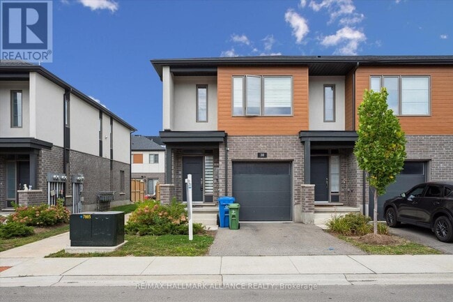 Building Photo - 38 Steele Cres