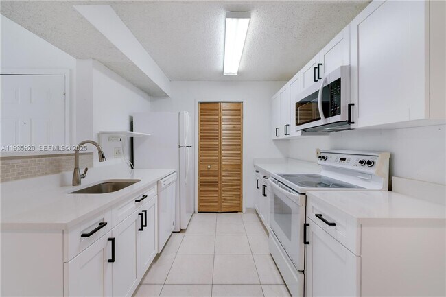 Foto del edificio - 10361 SW 150th Ct