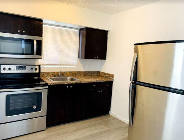 Foto principal - 651 NE 86th St