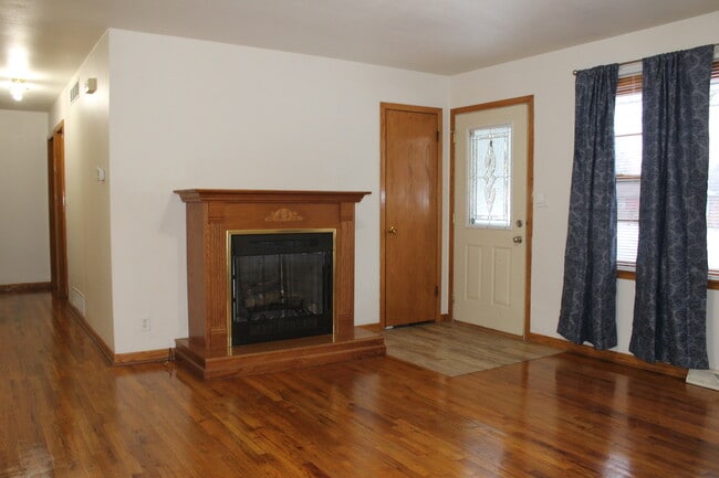 Foto del edificio - 3908 Pleasant Valley Blvd