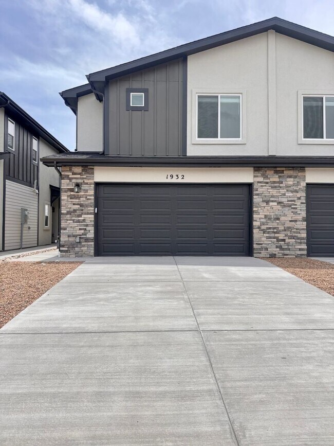 Building Photo - New Construction Townhome in University Park