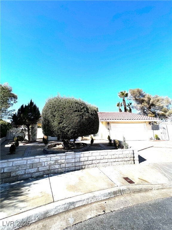 Building Photo - 5880 Duneville Ct