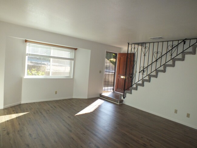 Foto del edificio - Placerville townhome style 2/1.5 apartment...