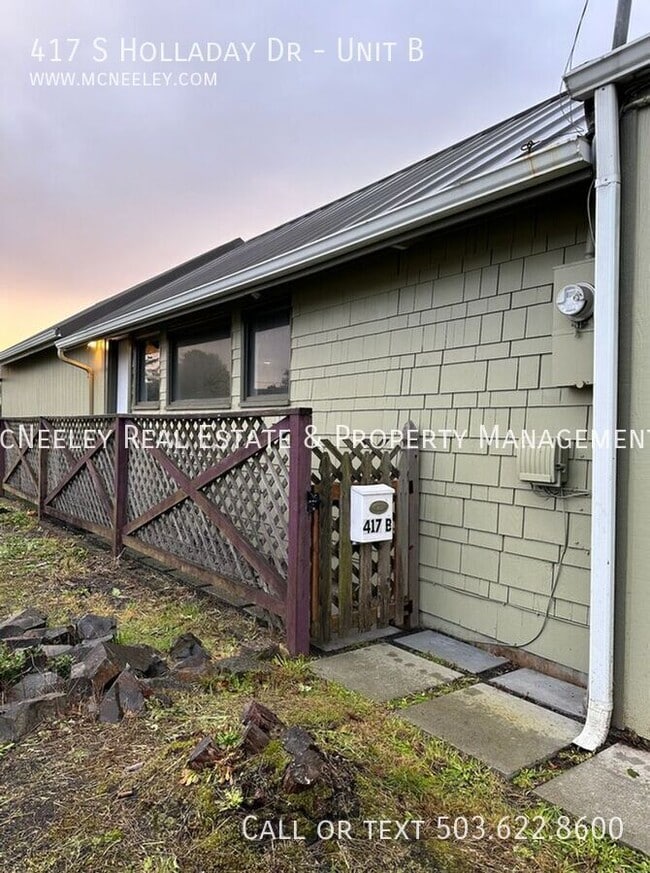 Building Photo - 417 S Holladay Dr