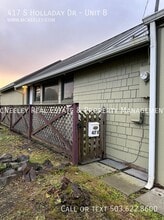 Building Photo - 417 S Holladay Dr