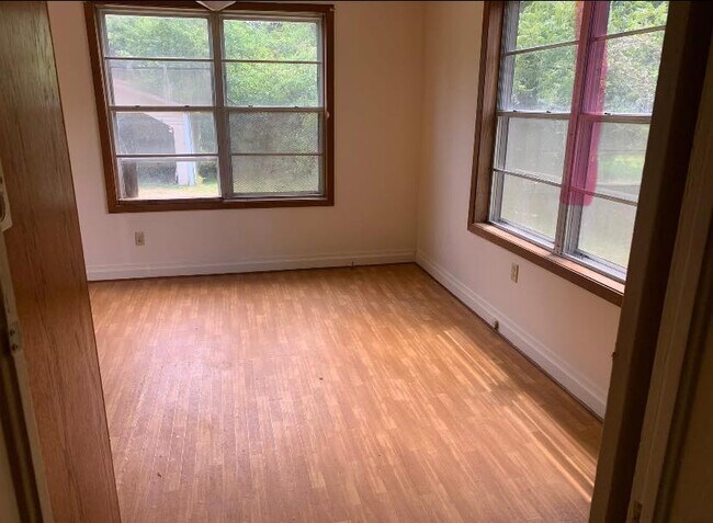 Foto del edificio - 820 Raymond St