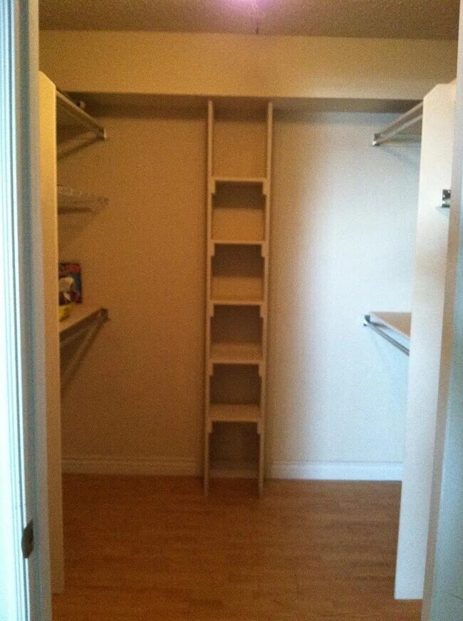 Foto del edificio - 10150 E Virginia Ave