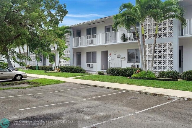 Foto del edificio - 2020 NE 51st Ct