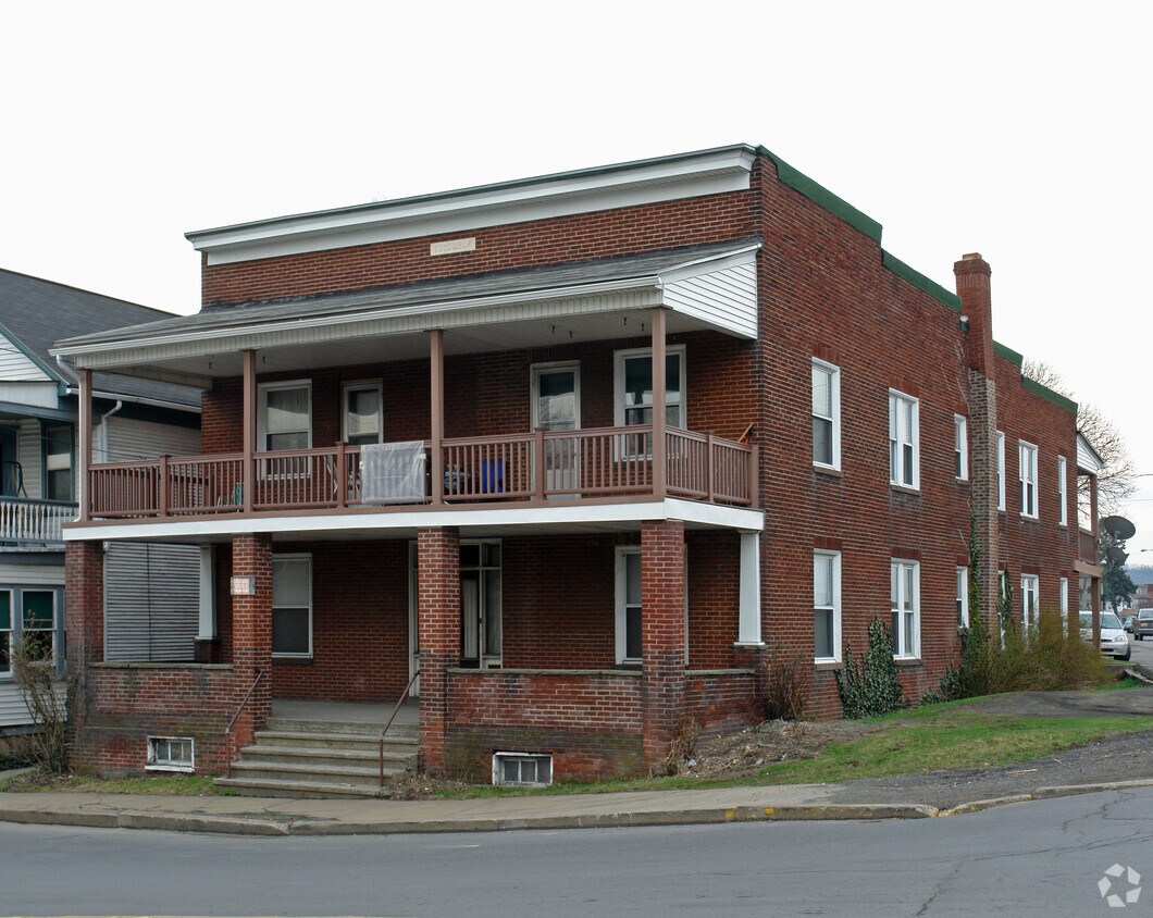 105 Reagan St, Sunbury, PA 17801 Apartments at 105 Reagan St Sunbury