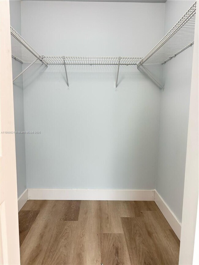 Foto del edificio - 1930 SW 2nd St