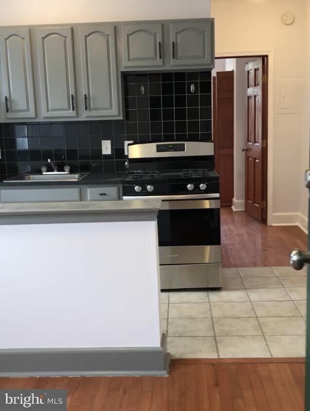 Foto principal - 1523 Christian St