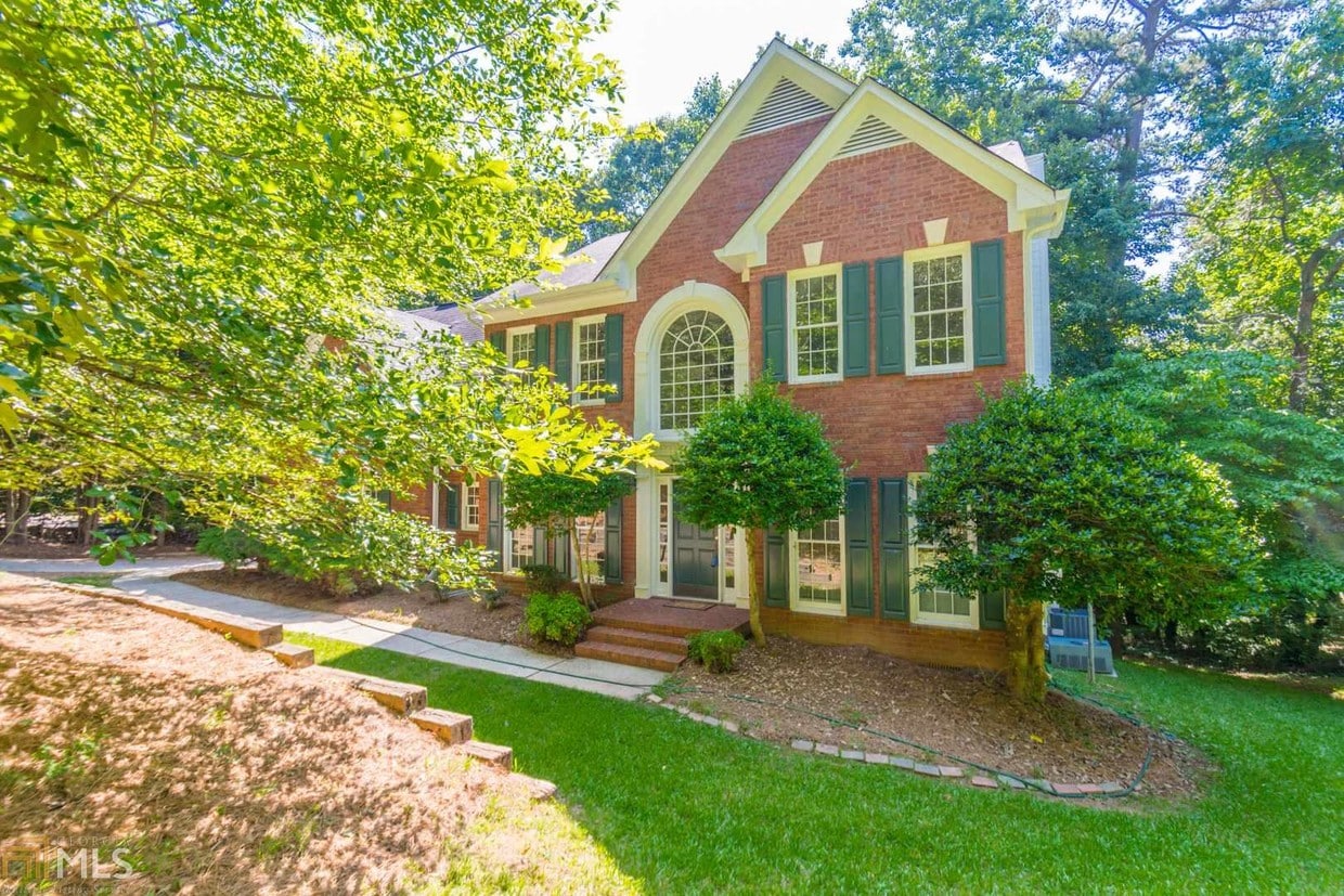 Primary Photo - 2180 Habersham Trce
