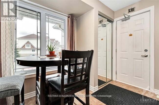Building Photo - 114 Brentmore Private