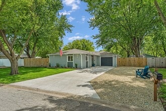 Building Photo - 2421 Brook Ln