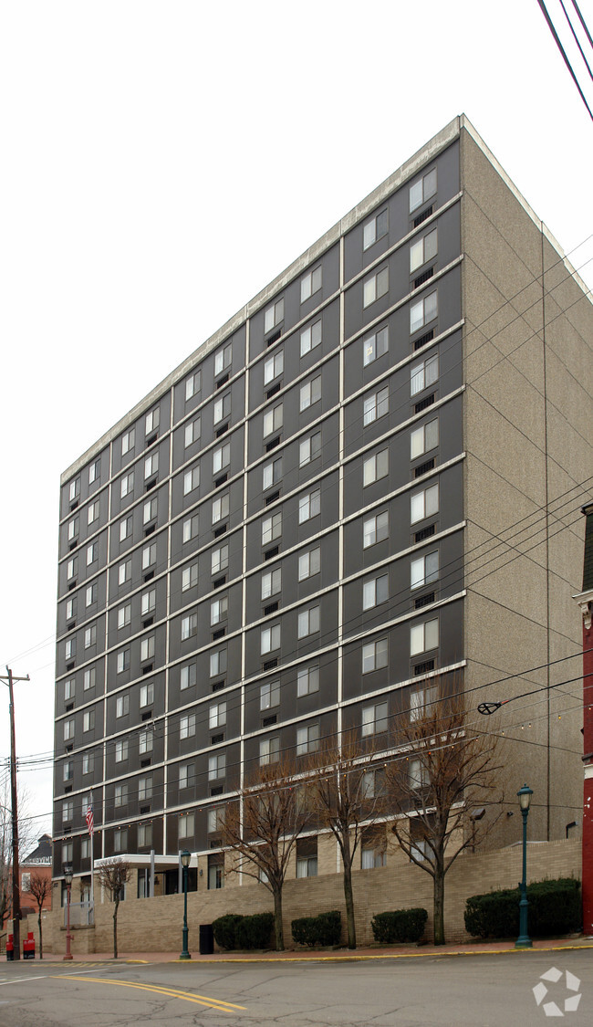 Building Photo - Sharpsburg Towers