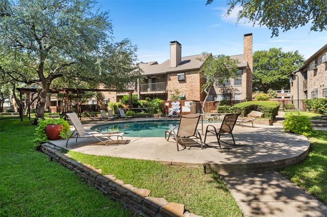 Foto del edificio - 15221 Berry Trail