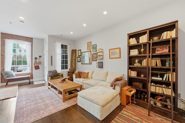 Foto del edificio - 347 Varick St