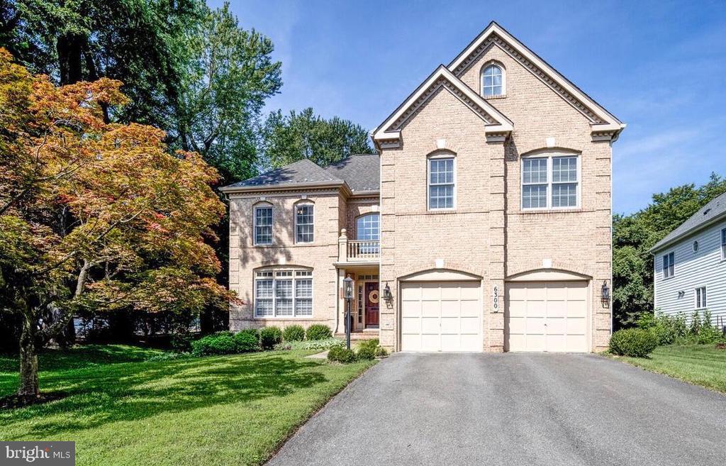 Foto principal - 6300 Berkshire Dr