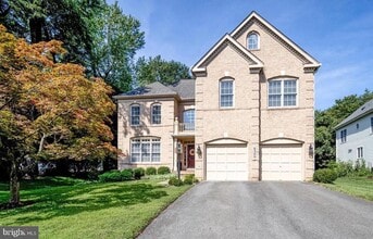 Building Photo - 6300 Berkshire Dr
