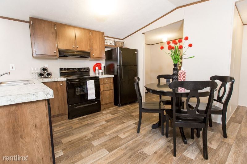 Primary Photo - 3 br, 2 bath Mobile Home - 1700 Florence Ave