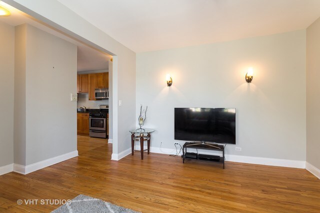 Building Photo - 2951 N Talman Ave