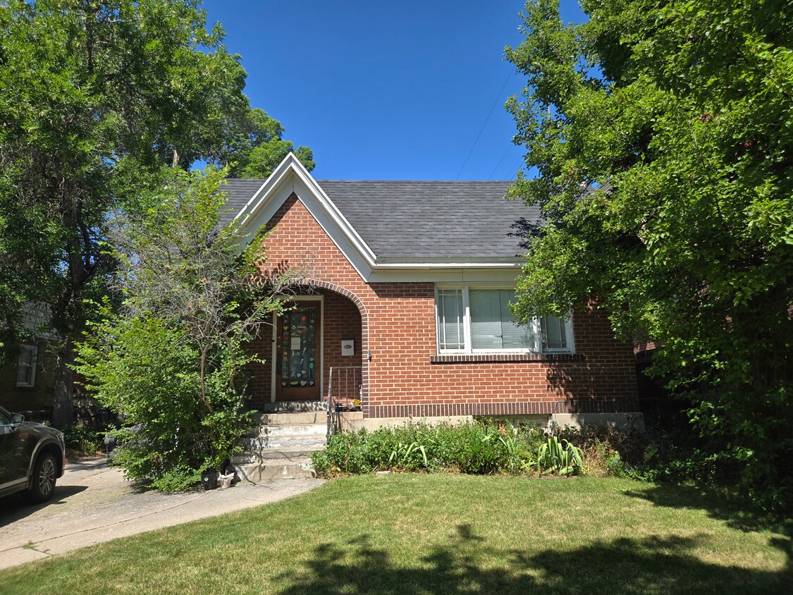 Exterior - 247 N 400 E
