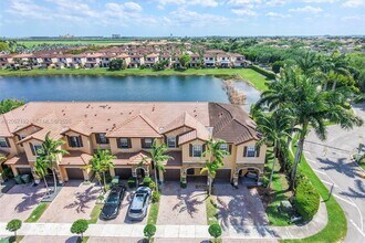 Building Photo - 3728 NE 3rd Ct