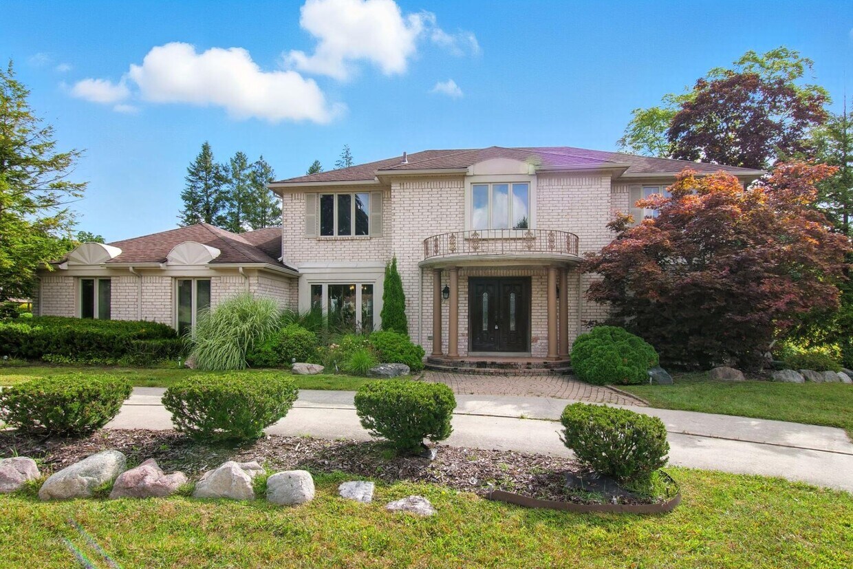 Primary Photo - 5130 Provincial Dr