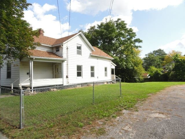 Primary Photo - 4 br, 1 bath House - 1009 Adrian St.