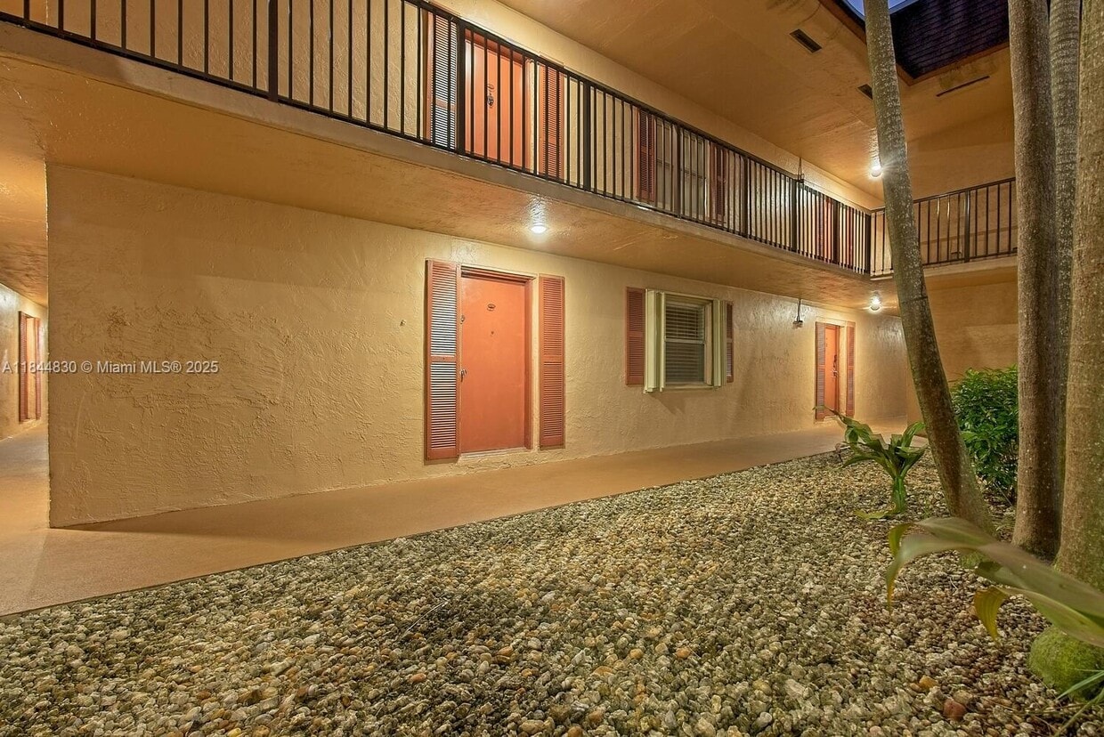 Primary Photo - 11297 SW 88th St